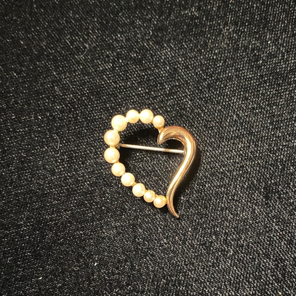 Vintage Gold filled pearl Heart Brooch